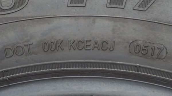 2 used tires 215/70/16 WESTLAKE - Image 8