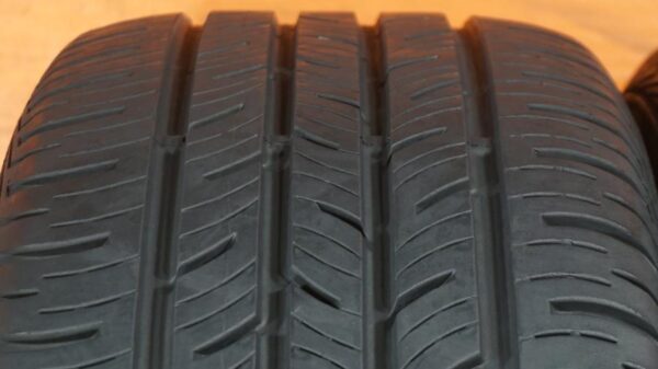 2 used tires 235/50/18 CONTINENTAL - Image 5