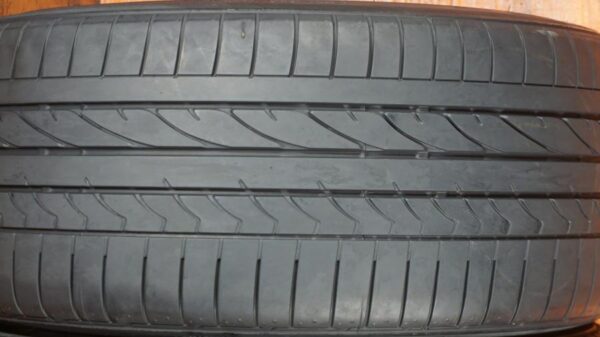 2 used tires 275/35/19 BRIDGESTONE - Image 4