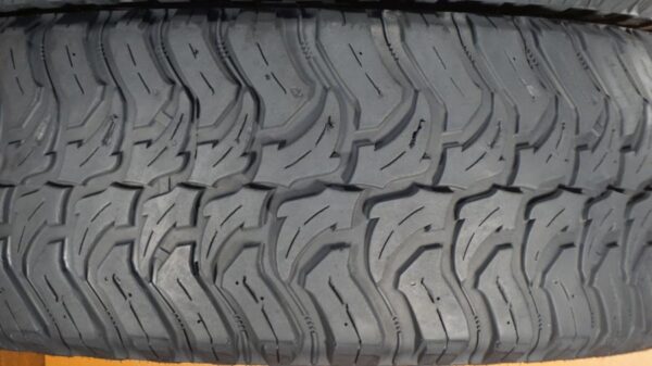 2 used tires LT 37/13.50/20 MARK MA - Image 4