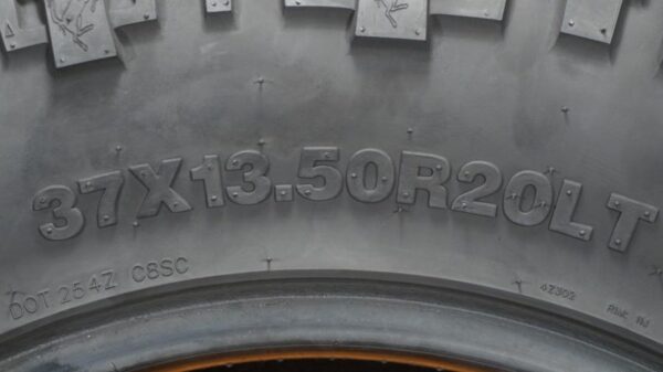 2 used tires LT 37/13.50/20 MARK MA - Image 7