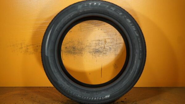 2 used tires 235/55/20 BRIDGESTONE - Image 6