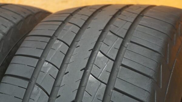 2 used tires 185/65/15 BFGOODRICH - Image 3