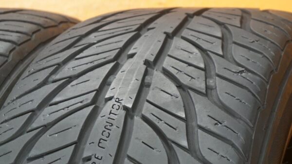 2 used tires 225/50/17 GENERAL - Image 3