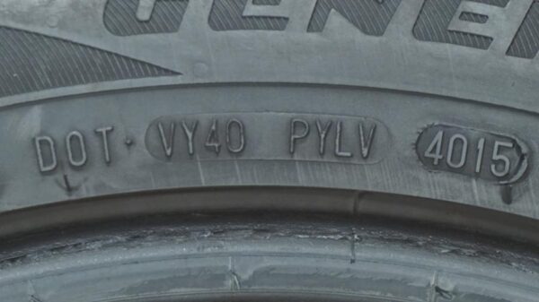 2 used tires 225/50/17 GENERAL - Image 8