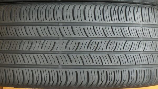 2 used tires 255/40/19 CONTINENTAL - Image 4