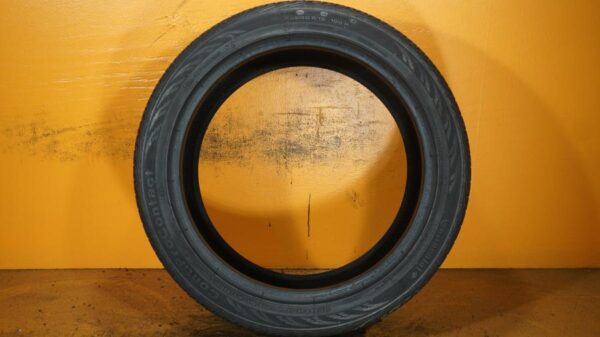 2 used tires 255/40/19 CONTINENTAL - Image 6