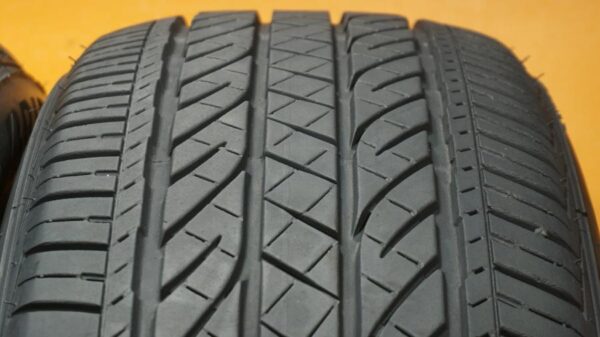 2 used tires 235/55/20 BRIDGESTONE - Image 5