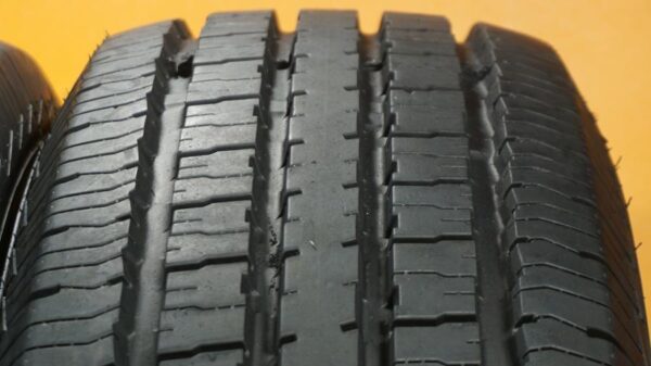 2 used tires LT 265/70/17 UNICORN - Image 5