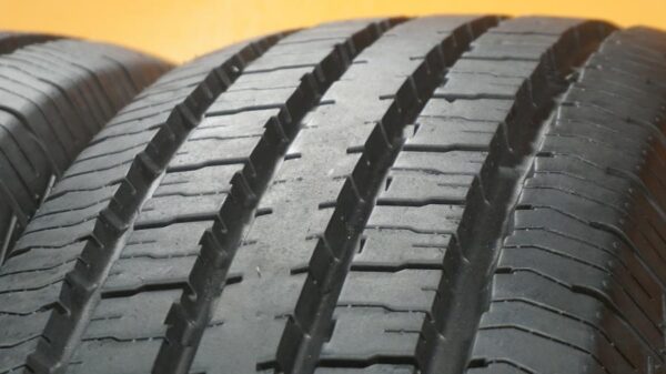 2 used tires LT 265/70/17 UNICORN - Image 3