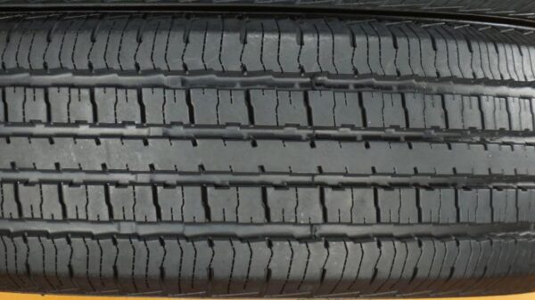 2 used tires LT 265/70/17 UNICORN - Image 4