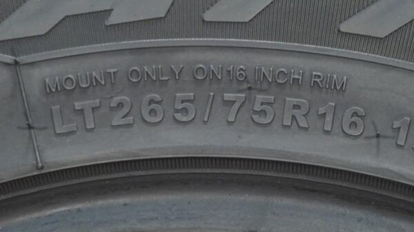 2 used tires LT 265/75/16 ATTURO - Image 7