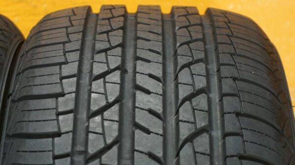 4 used tires 205/55/16 DOUGLAS - Image 5