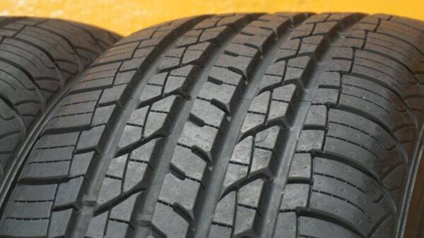 4 used tires 205/55/16 DOUGLAS - Image 3