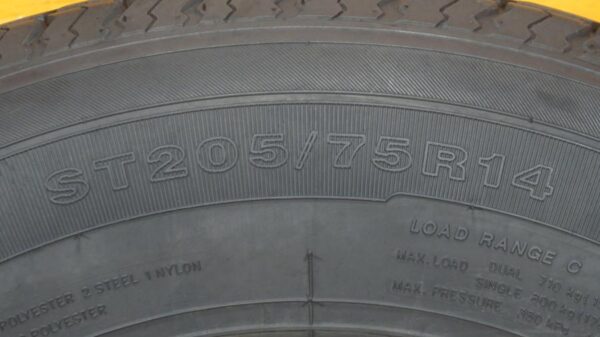 2 used tires ST 205/75/14 TRAILER KING - Image 7