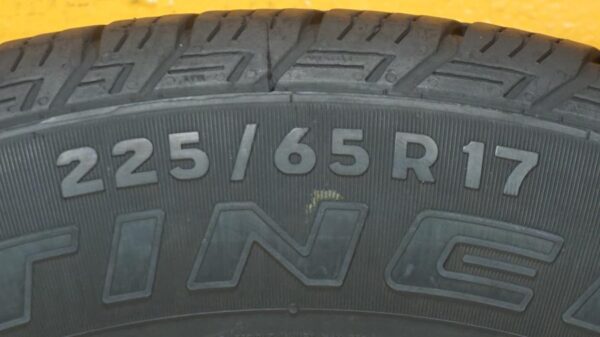 2 used tires 225/65/17 CONTINENTAL - Image 7