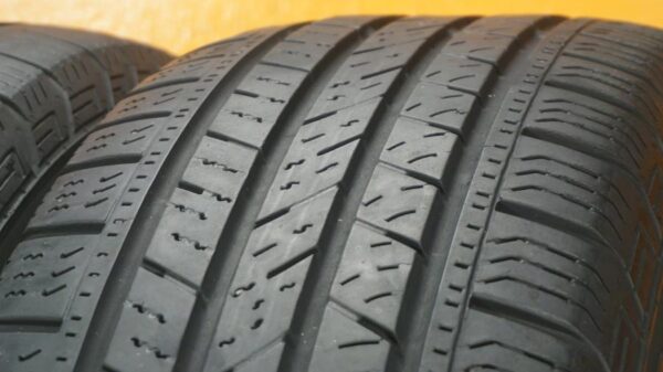 2 used tires 225/65/17 CONTINENTAL - Image 3