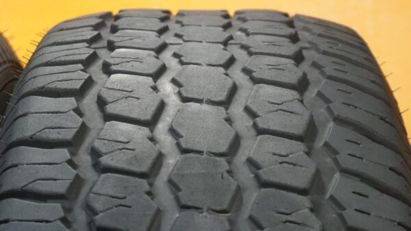 2 used tires 265/70/16 FUTURA - Image 5