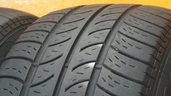 2 used tires 215/70/15 COOPER - Image 3