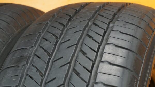 2 used tires 225/60/17 YOKOHAMA - Image 3