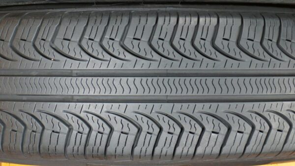 2 used tires 215/55/18 PIRELLI - Image 4