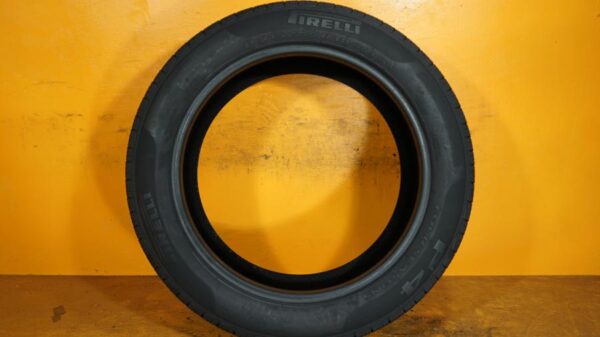 2 used tires 215/55/18 PIRELLI - Image 6