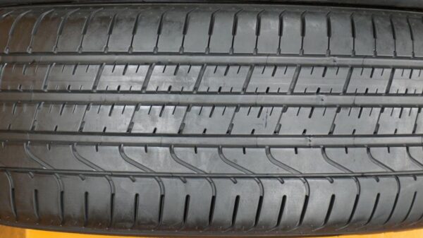 2 used tires 245/40/20 PIRELLI - Image 4